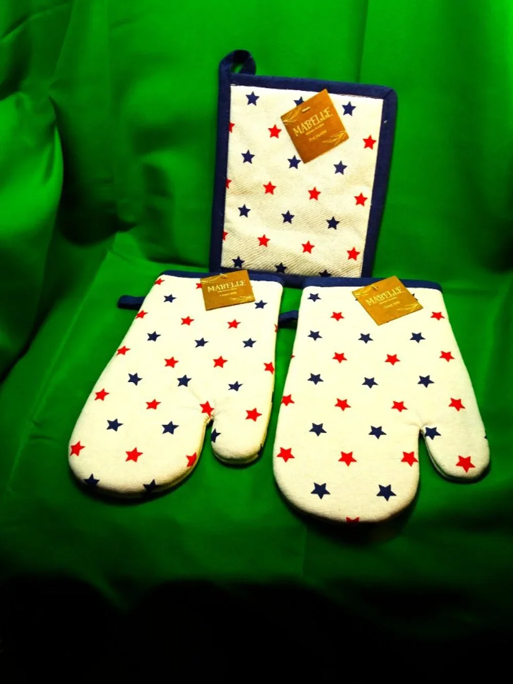 New Potholders one Square and 2 Mitts by MABELLE